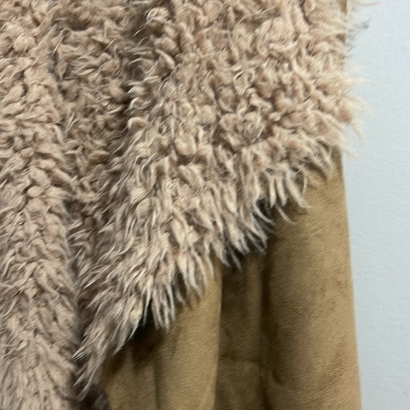 Coco + Jaimeson faux leather/fur suede vest - Picture 3 of 8
